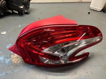 Peugeot 208 Achterlicht Rechts 967262838003  beschikbaar voor biedingen