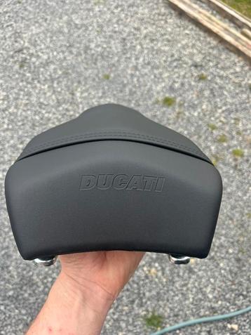 Duozitting Ducati 848  beschikbaar voor biedingen
