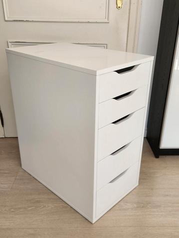 All time favourite ladenkast beschikbaar voor biedingen