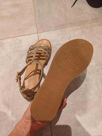Lederen Geox sandalen. beschikbaar voor biedingen