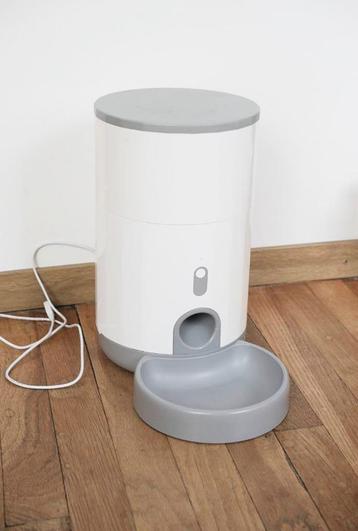 Voerautomaat pettadore nutrifresh 2 beschikbaar voor biedingen
