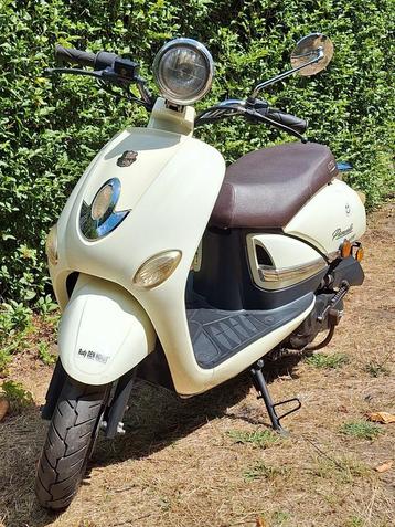 Gts 50cc A klasse start en rijd perfect papieren kwijt  beschikbaar voor biedingen