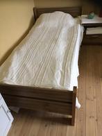 Éénpersoonsbed met bijhorend nachtkastje., Huis en Inrichting, Ophalen, Eenpersoons, Bruin, 210 cm