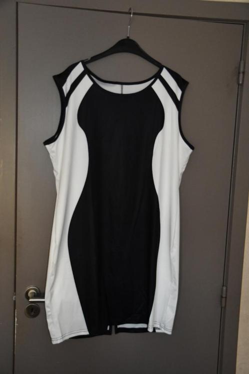 Wit-zwarte bodycon jurk - maat 3XL, Kleding | Dames, Jurken, Nieuw, Maat 46/48 (XL) of groter, Wit, Knielengte, Ophalen of Verzenden