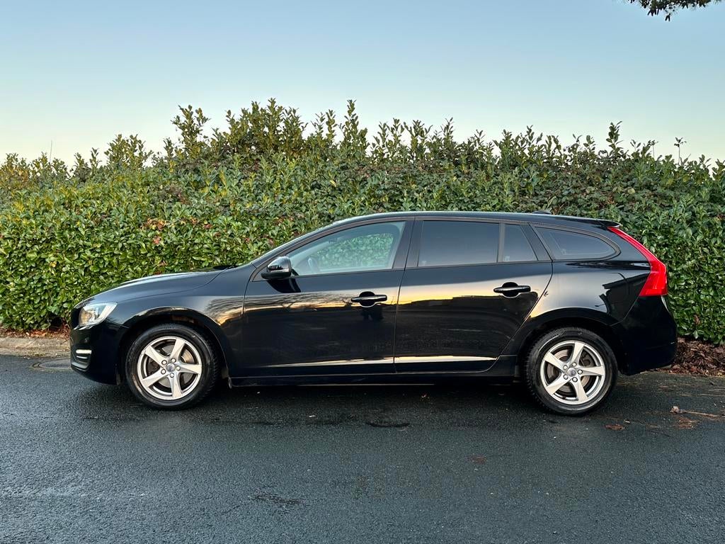 Volvo V60 Break 1.6 Diesel 2016 Euro 6b Airco 145.000 km GPS, Voorwielaandrijving, Stof, 4 cilinders, Zwart