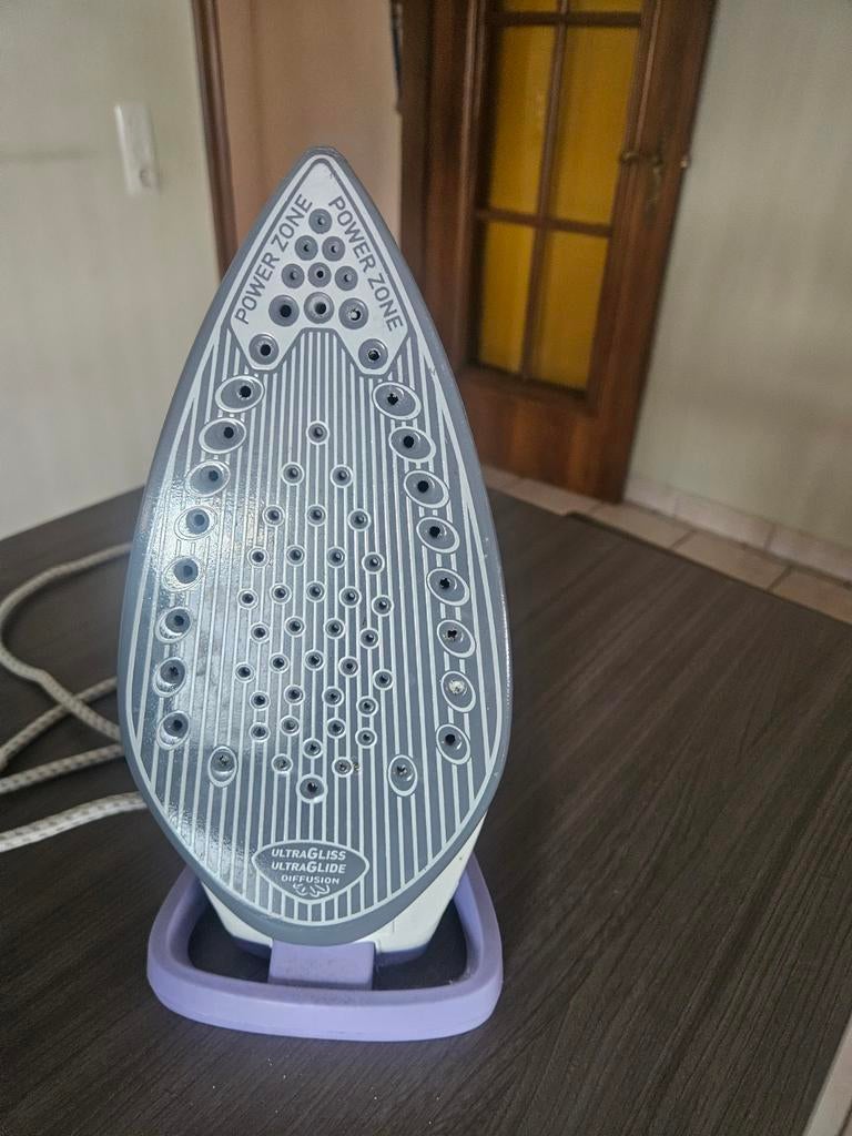 Collier en fer à repasser en bon état voir photos, Enlèvement