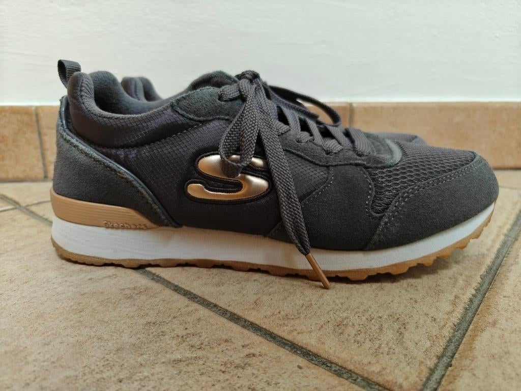 Grijze Skechers, maat 39, Vêtements | Femmes, Chaussures, Skechers, Gris, Enlèvement ou Envoi, Chaussures de sports