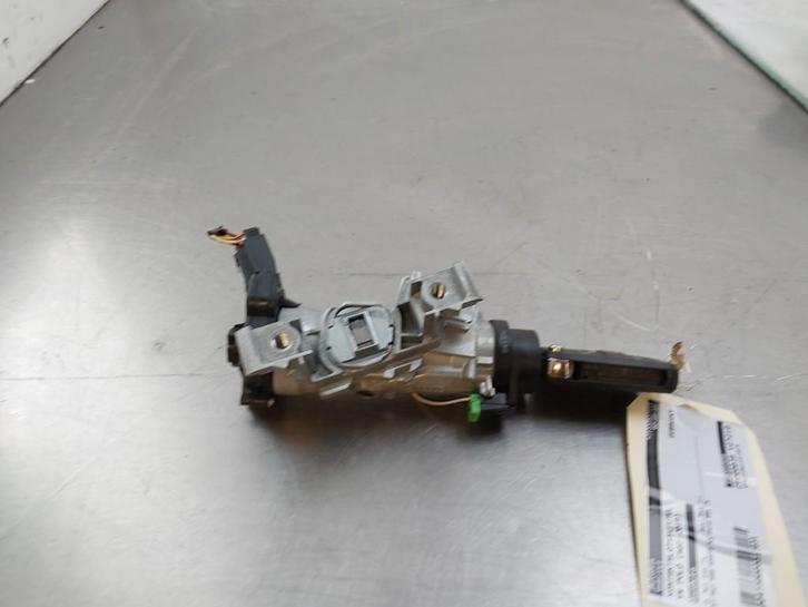 NEIMAN / COMMUTATEUR D ALLUMAGE + CLEF Polo VI (AW1), Autos : Pièces & Accessoires, Autres pièces automobiles, Volkswagen, Utilisé