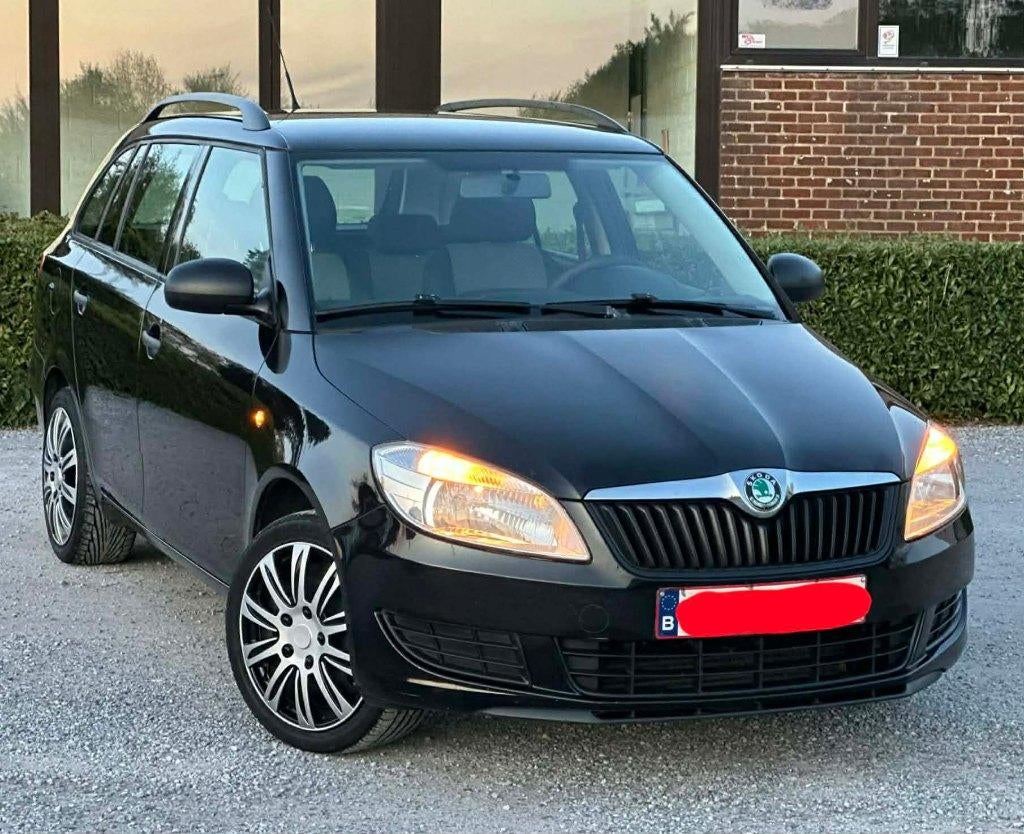 Skoda Fabia 1.2Tdi avec Demande D'immatriculation Ok, Autos, Euro 5, Achat, Boîte manuelle, Noir