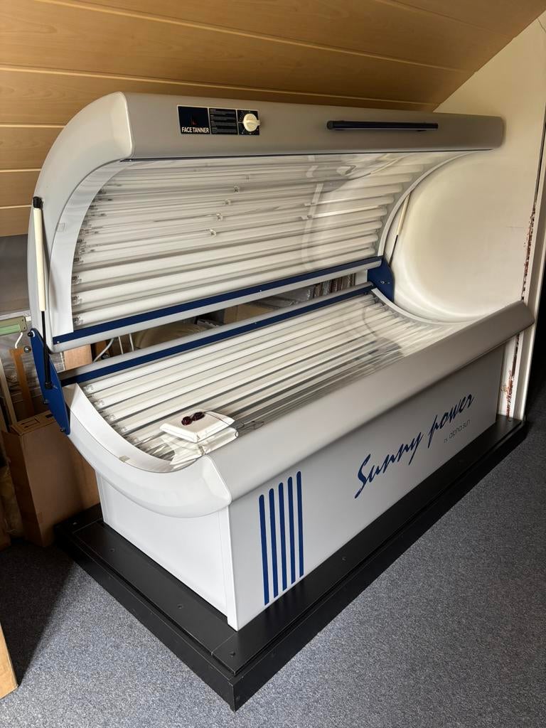 Zonnebank sunny power by alfa sun, Elektronische apparatuur, Zonnebanken en Gezichtsbruiners, Ophalen, Zo goed als nieuw, Zonnebank dubbelzijdig