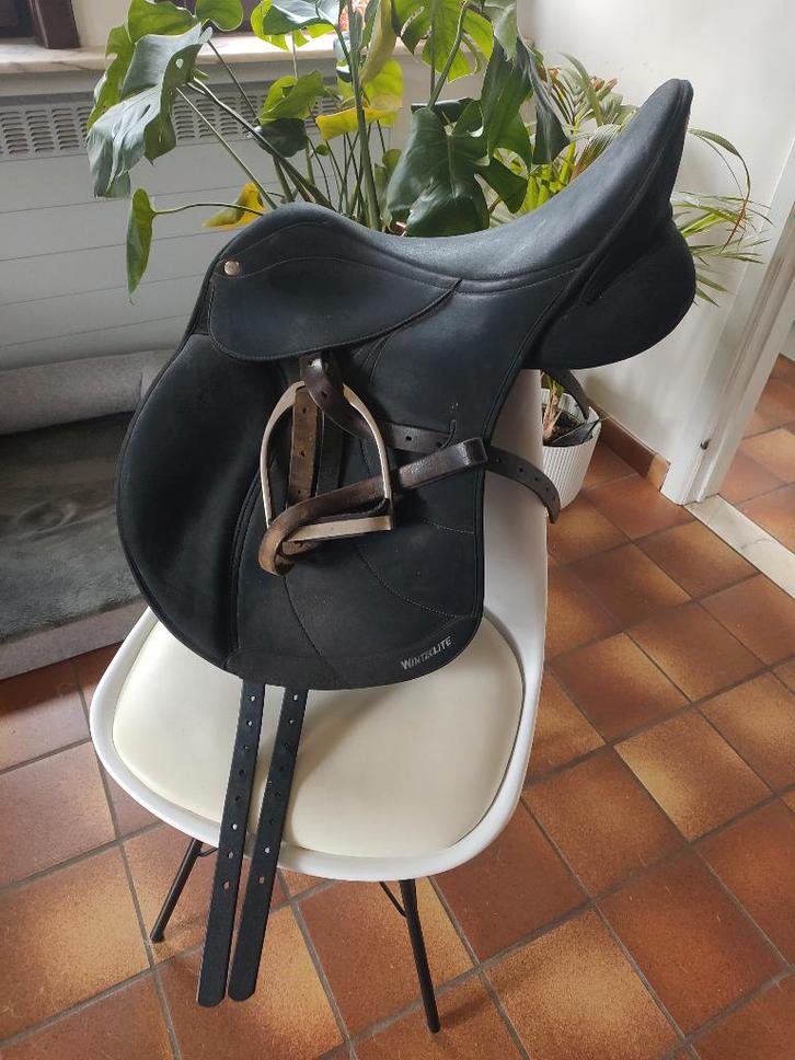 Zadel Wintec 17,5 inch, Animaux & Accessoires, Chevaux & Poneys | Selles, Comme neuf, Récréation, Enlèvement