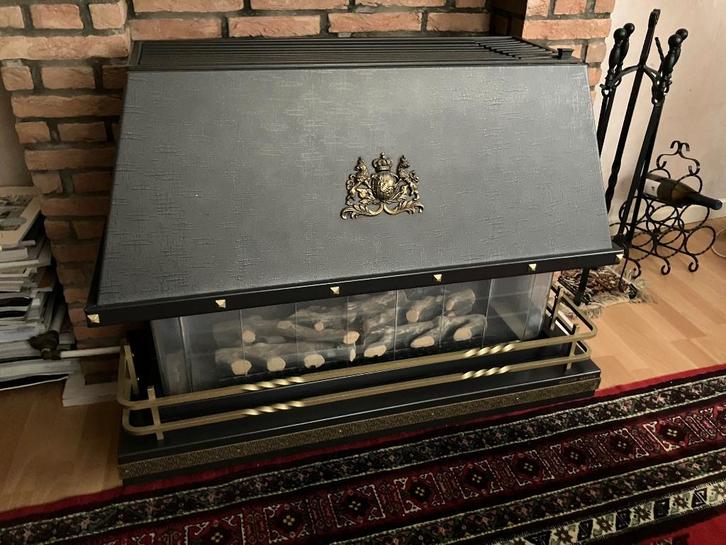 Gasconvector met imitatiehoutblokken - sierhaard op gas, Huis en Inrichting, Haarden, Zo goed als nieuw, Gashaard, Ophalen