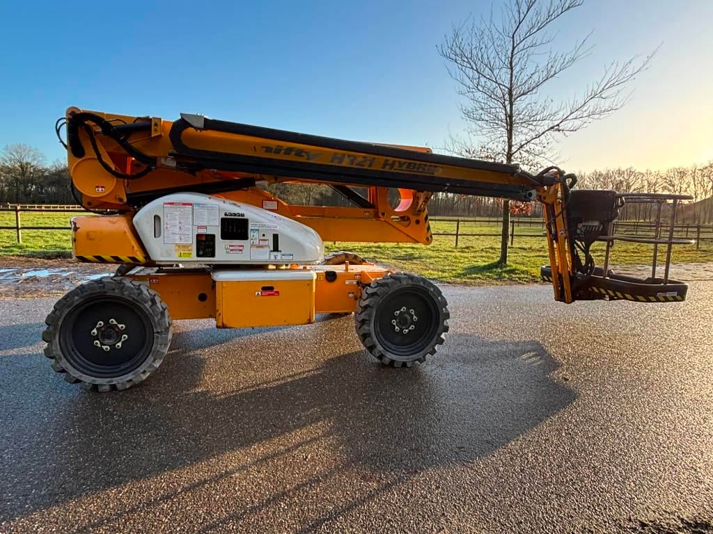 Niftylift HR 21 HYBRID 4x4 knikarmhoogwerker 21m nifty, Zakelijke goederen, Machines en Bouw | Liften, Steigers en Ladders