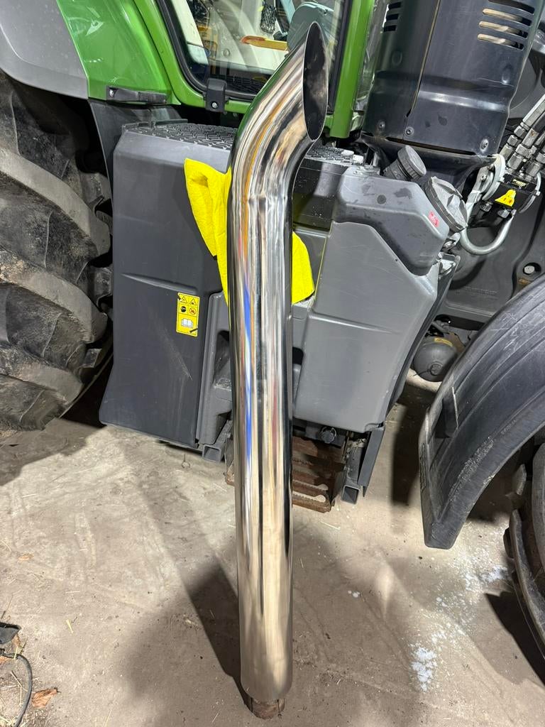 RVS uitlaat new holland, Ophalen