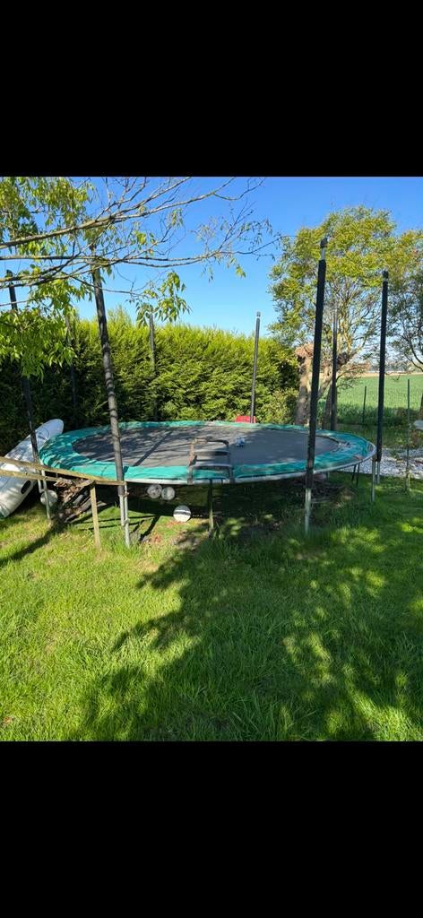 La montagne de trampoline peut être récupérée gratuitement, Enfants & Bébés, Jouets | Extérieur | Trampolines, Enlèvement, Comme neuf
