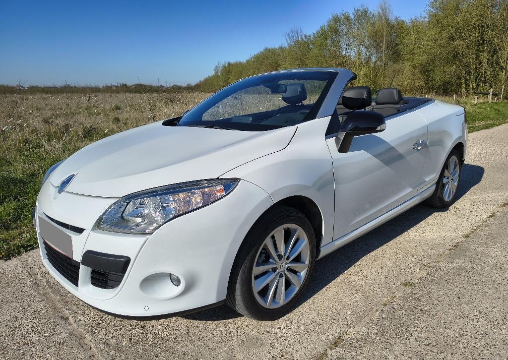 Coupé Cabrio 1.5dCi - 42.000kms - Leder - TOPSTAAT, Auto's, Voorwielaandrijving, Zwart, 4 cilinders, Cabriolet