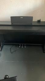 Piano noir Yamaha en bon état avec tabouret, Enlèvement, Comme neuf, Noir, Piano