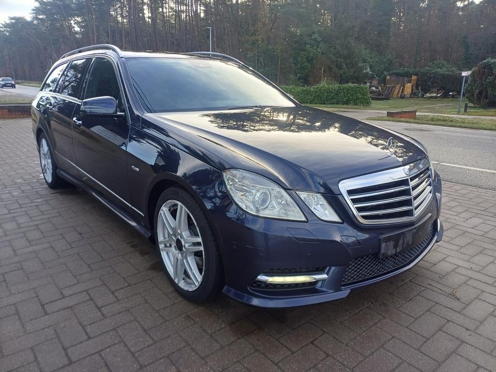 Mercedes E300cdi avantgarde AMG pack topstaat  btw wagen, Auto's, Automaat, Euro 5, Zwart, Zwart