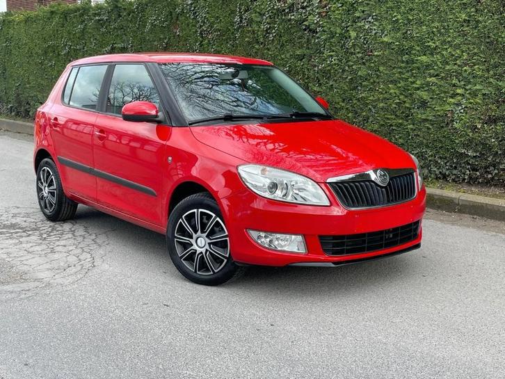 Skoda Fabia 1.2i Benzine / 2013 / 80000.km / 1 Jaar Garantie, Autos, Skoda, Entreprise, Achat, Fabia, ABS, Airbags, Air conditionné