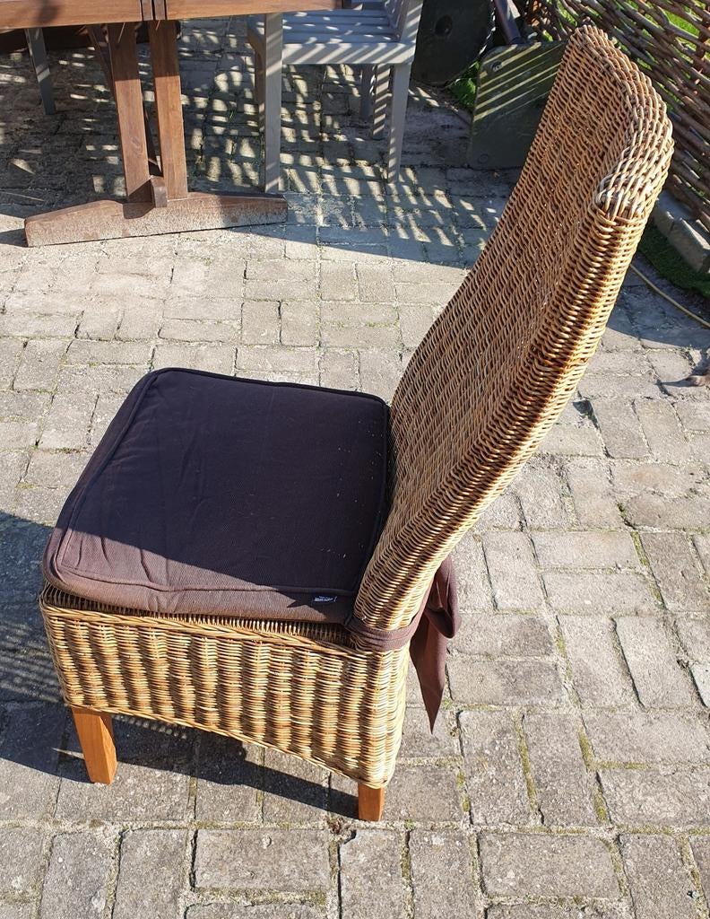 6 rotan stoelen in heel goede staat mét kussentjes, Ophalen, Rotan