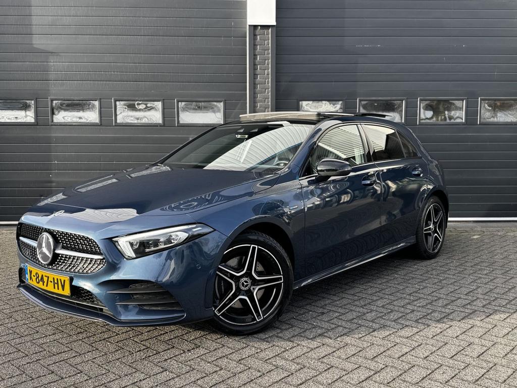 Mercedes-Benz A 250 e Business Solution AMG Limited | Pano |, Auto's, Automaat, Zwart, Blauw, Bedrijf