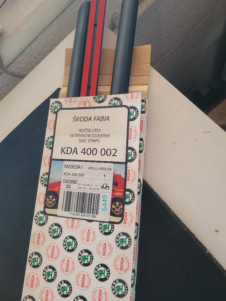 Originele Skoda Fabia I zijbeschermerset - NIEUW, Auto-onderdelen, Ophalen, Nieuw, Skoda, Deur