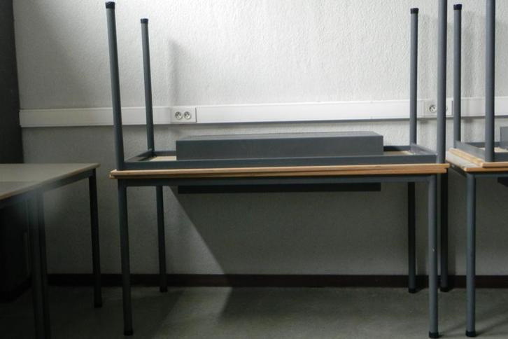 OLD SCHOOL TAFELS, Huis en Inrichting, Tafels | Sidetables, Gebruikt, Ophalen