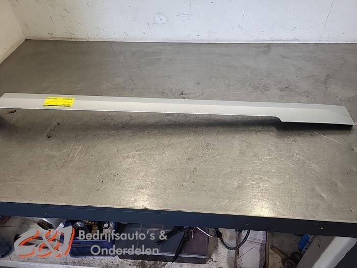 Rail porte coulissante gauche d'un Mercedes V-Klasse, 3 mois de garantie, Utilisé, -, -