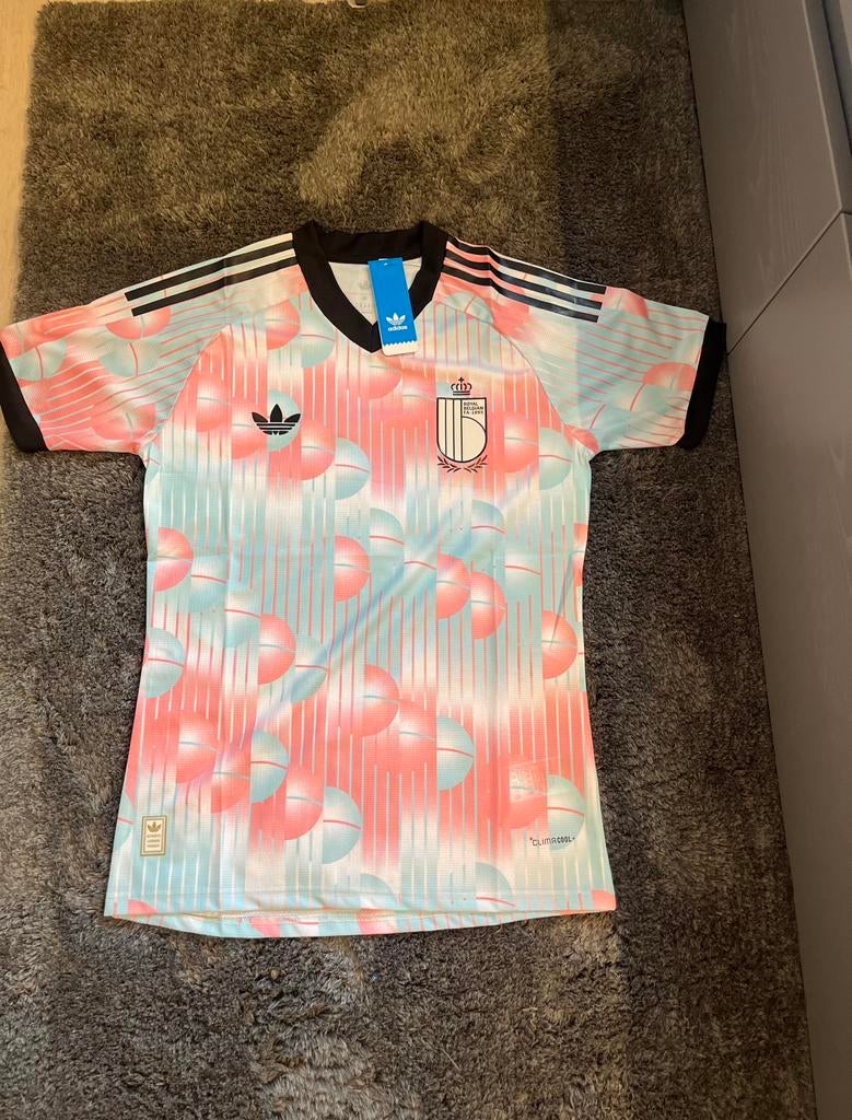 België uitshirt 2026 world cup, Sport en Fitness, Voetbal, Maat M, Ophalen of Verzenden, Zo goed als nieuw, Shirt