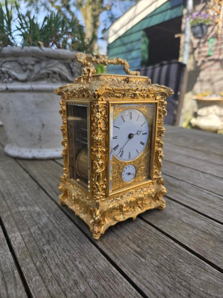 Gezocht aparte klokken,reiswekker en inboedels antiek, Ophalen