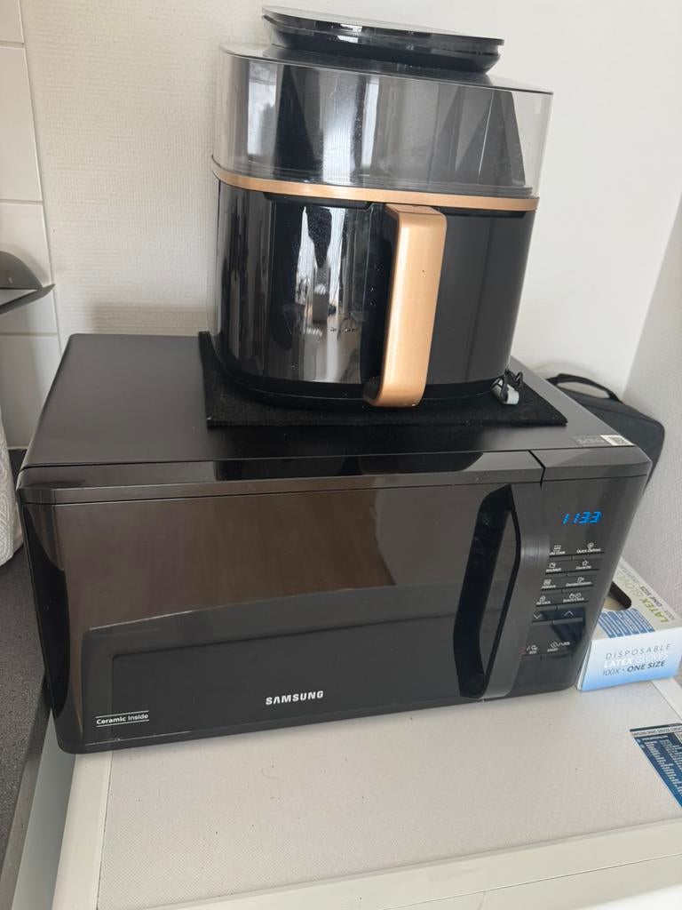 Micro ondes et airfyer a vendre, Elektronische apparatuur, Keukenmixers, Ophalen, Zo goed als nieuw