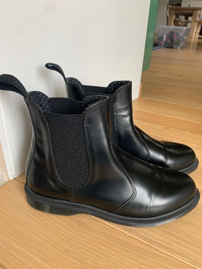 Bottines Chelsea Dr. Martens Flora noires cuir lisse neuves, Vêtements | Femmes, Chaussures, Neuf, Enlèvement ou Envoi, Dr. Martens