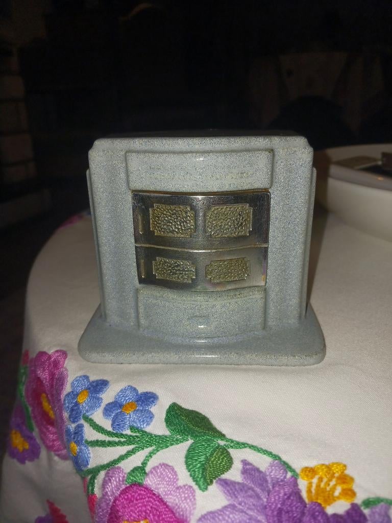 Tirelire en fonte Ciney, Collections, Enlèvement