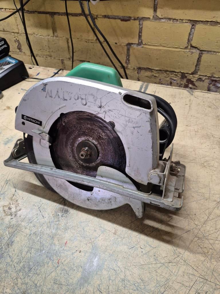 Scie circulaire et perceuse Hitachi., Enlèvement ou Envoi, Scie circulaire