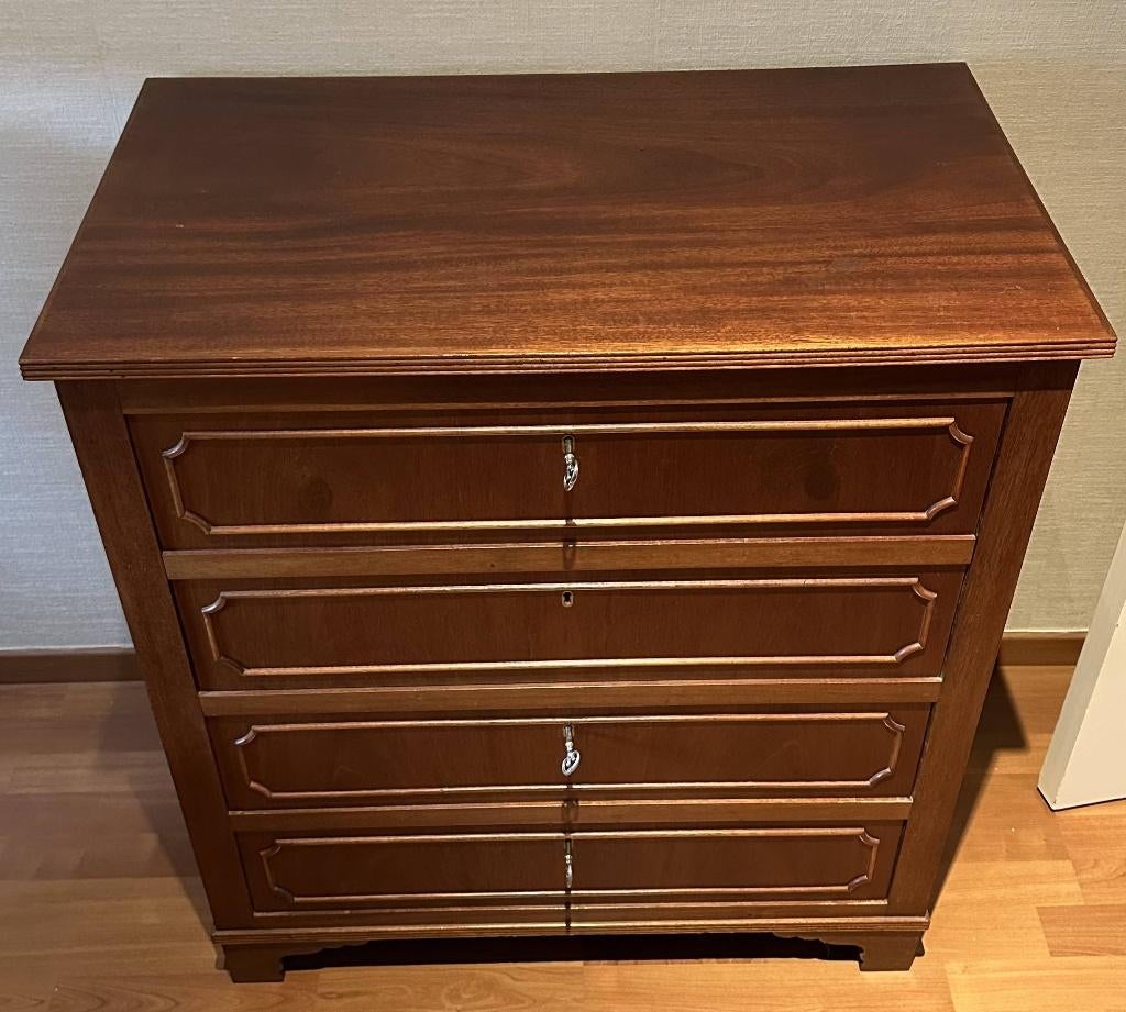 Commode bois massif vintage en parfait état, 3 ou 4 tiroirs, 25 à 50 cm, Moins de 100 cm, Vintage