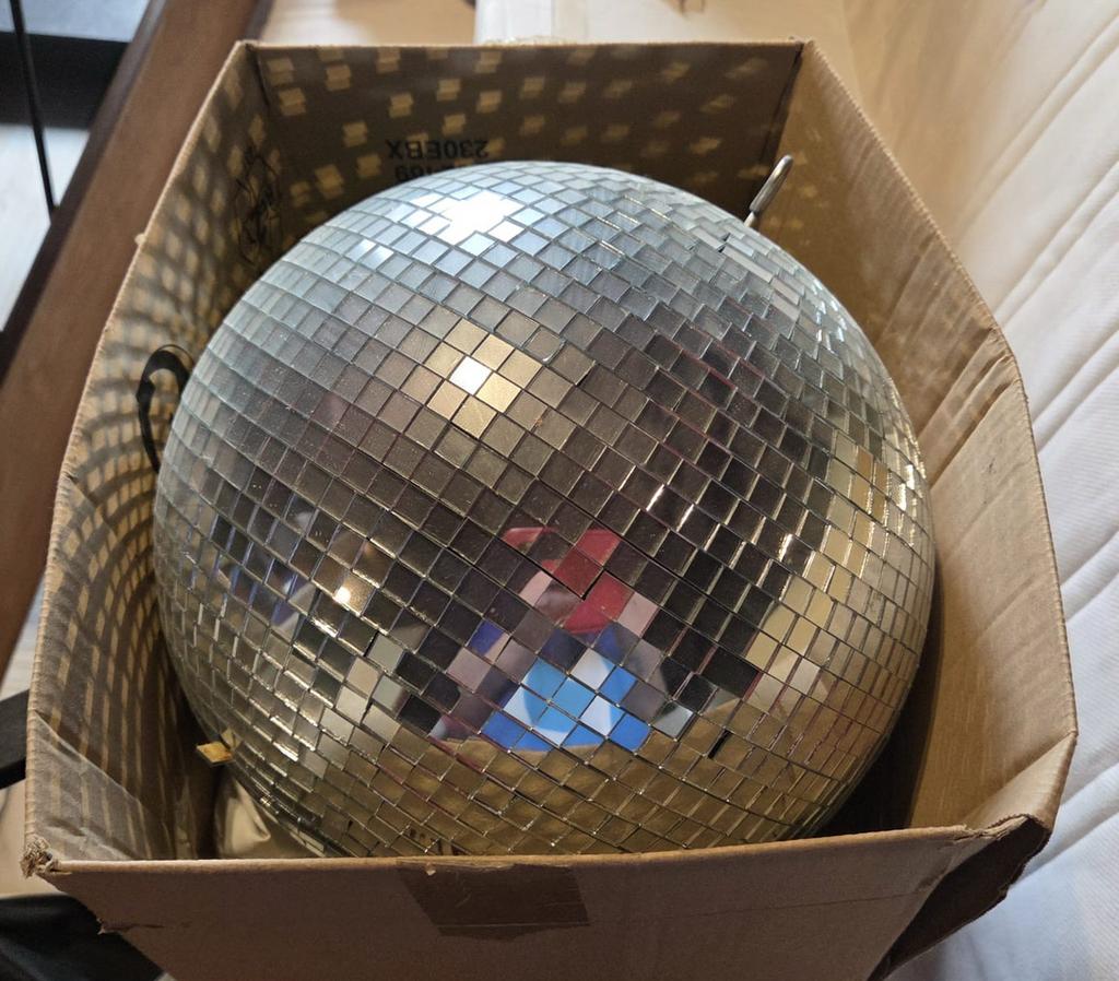 Disco bal, Ophalen