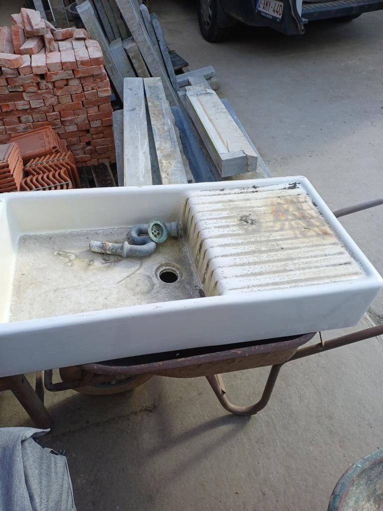 lavabo pompbak, Ophalen