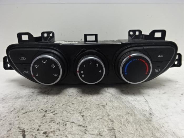 Panneau de commandes chauffage d'un Hyundai I10, Autos : Pièces & Accessoires, Tableau de bord & Interrupteurs, Hyundai, Utilisé