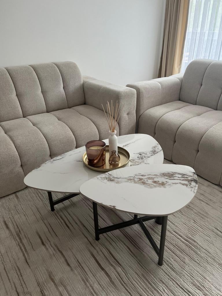 Tables basses, Enlèvement