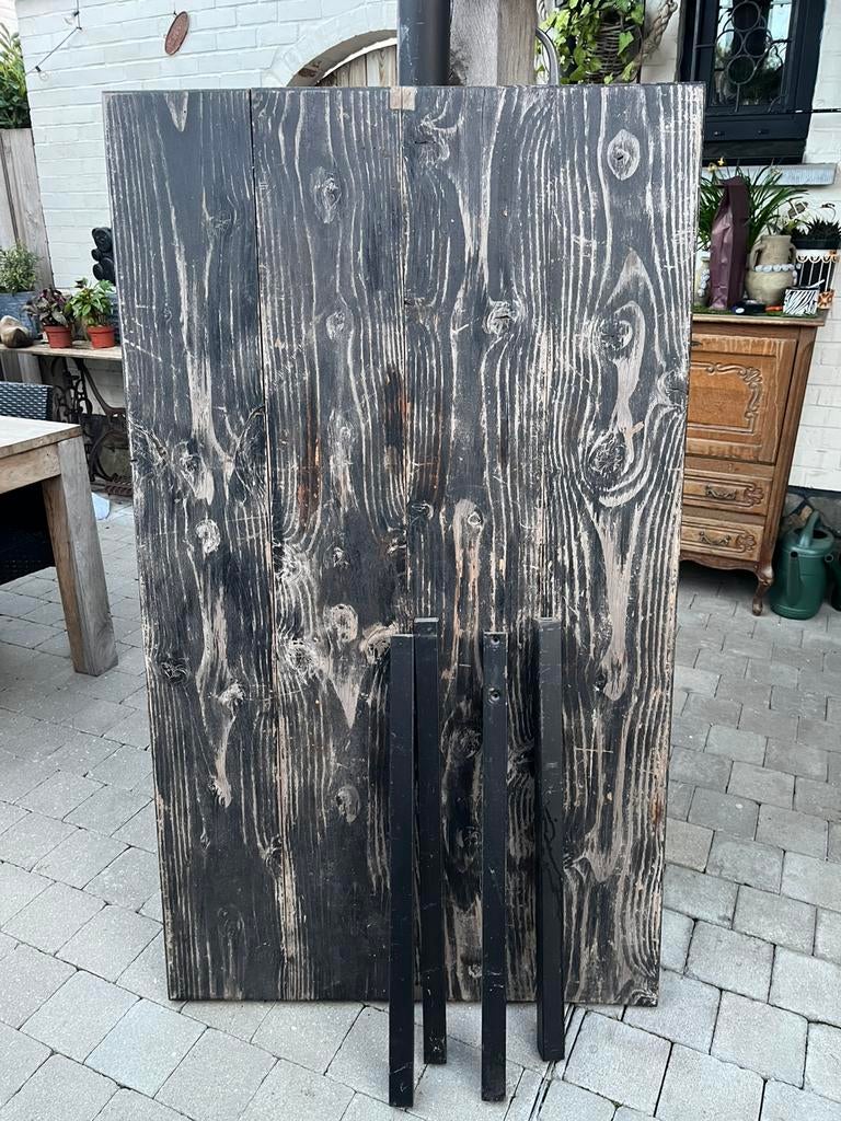 Stevige tuintafel, Enlèvement