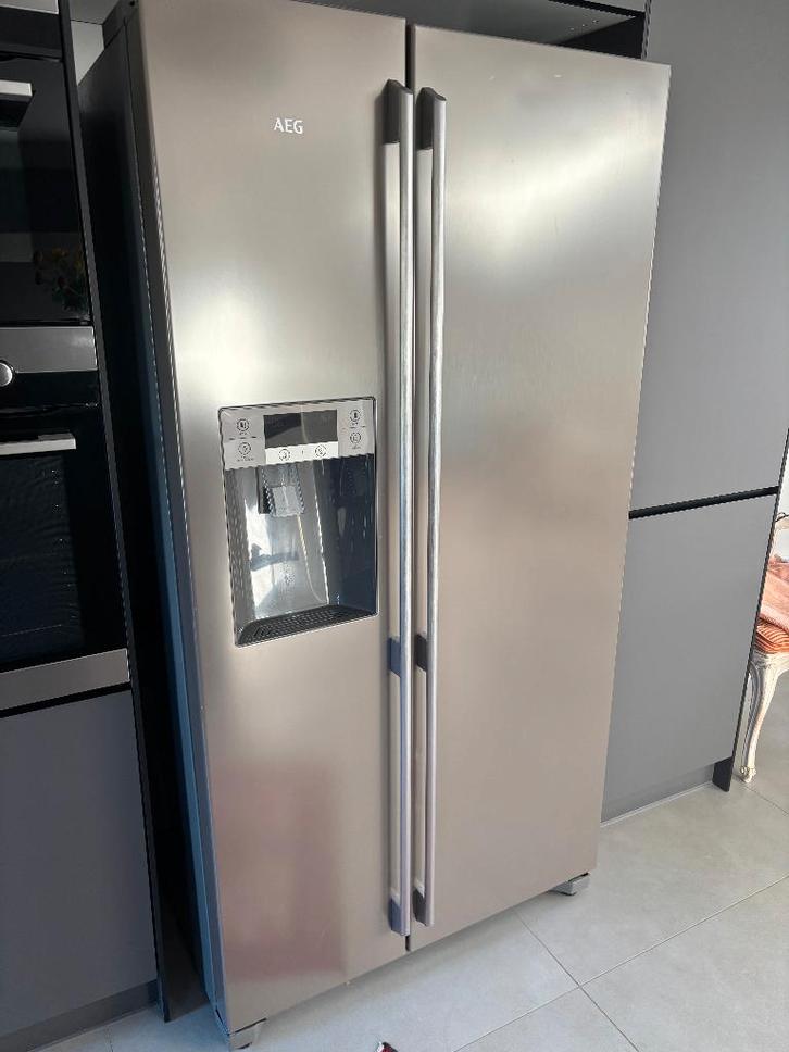 FRIGO AMERICAIN DE MARQUE AEG, Elektronische apparatuur, Koelkasten en IJskasten, Gebruikt, Met vriesvak, 200 liter of meer, 160 cm of meer