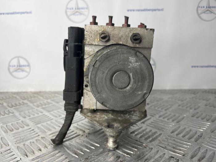 ABS Pomp van een Mercedes Sprinter, Auto-onderdelen, Elektronica en Kabels, Mercedes-Benz, Gebruikt, 3 maanden garantie