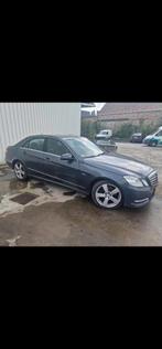 Mercedes classe E 220  moteurs cassée, Autos, Achat, Noir, 5 portes, Automatique