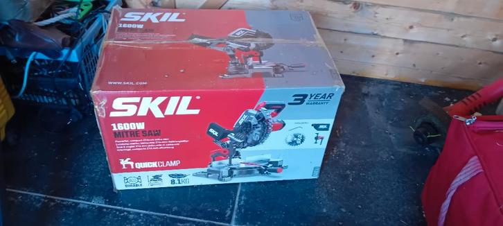 Scie à tronçonner SKIL (scie à onglet) 216mm 1305AA 1600W, Bricolage & Construction, Outillage | Scies mécaniques, Neuf, Scie à onglet