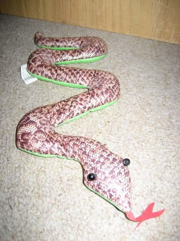 serpent en peluche, Enlèvement ou Envoi
