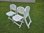 Drie witte opklapbare stoelen in stevig kwaliteit kunststof, Tuin en Terras, Ophalen, Zo goed als nieuw, Kunststof, Stapelbaar