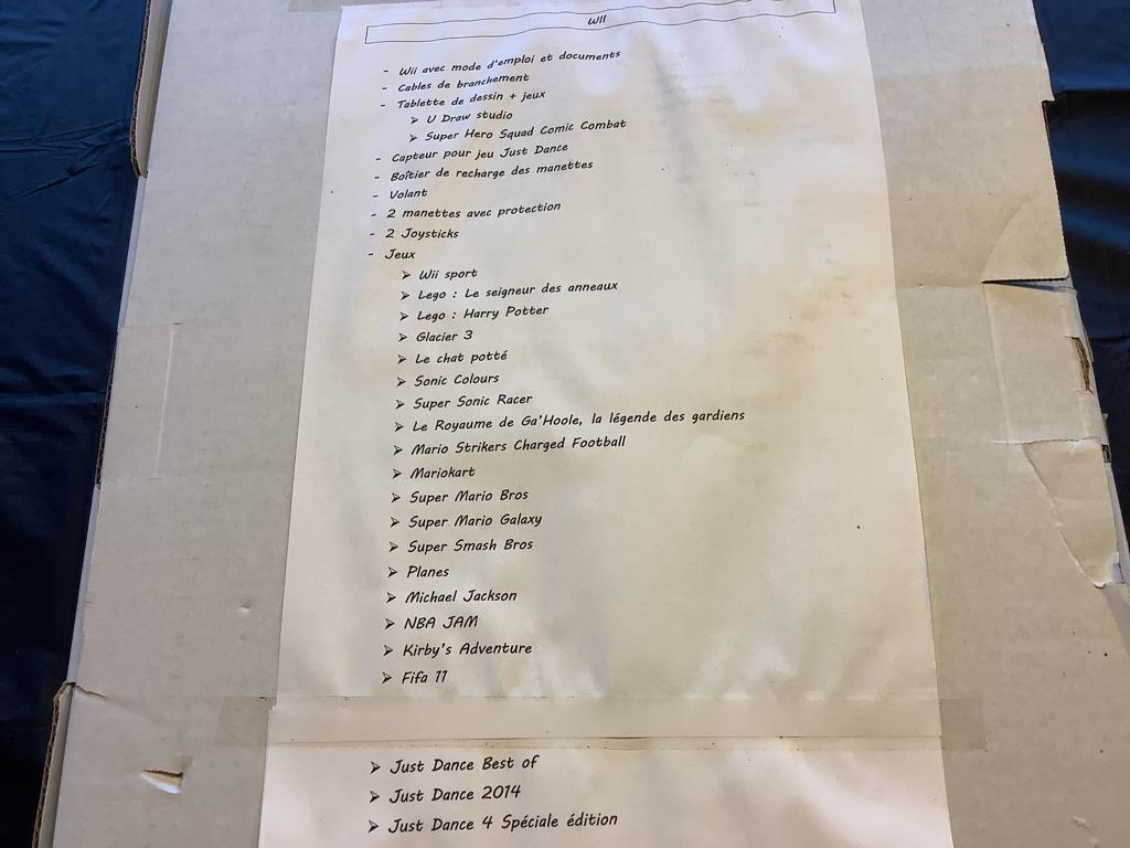WII console complète /tablette à dessin /volant /21 jeux, Enlèvement ou Envoi