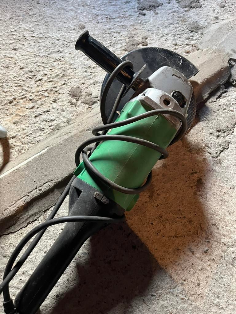 Hitachi G 23SC2 haakse slijper 2200W, Ophalen, Gebruikt, 1000 watt of meer, Haakse handslijpmachine