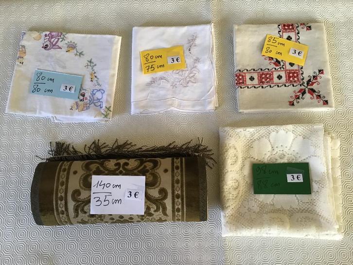 5 nappes pour seulement 3 euros par nappe, Maison & Meubles, Nappes, Comme neuf, Enlèvement ou Envoi