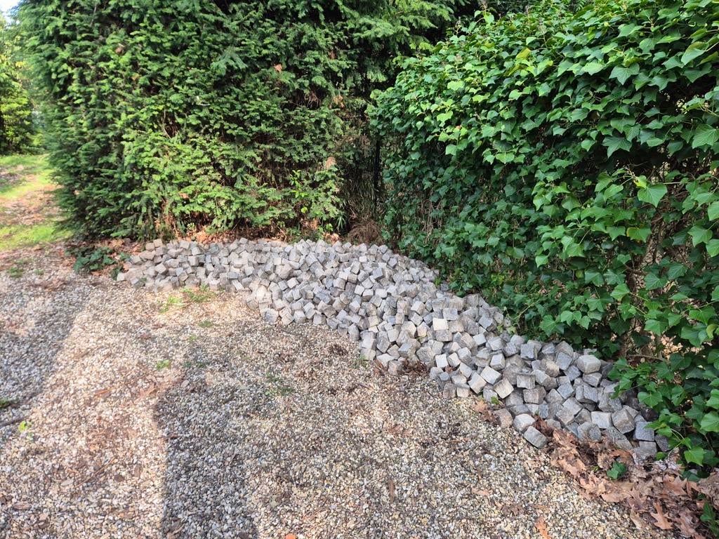 Net uitgebroken terras, kasseien/kinderkopjes, Enlèvement